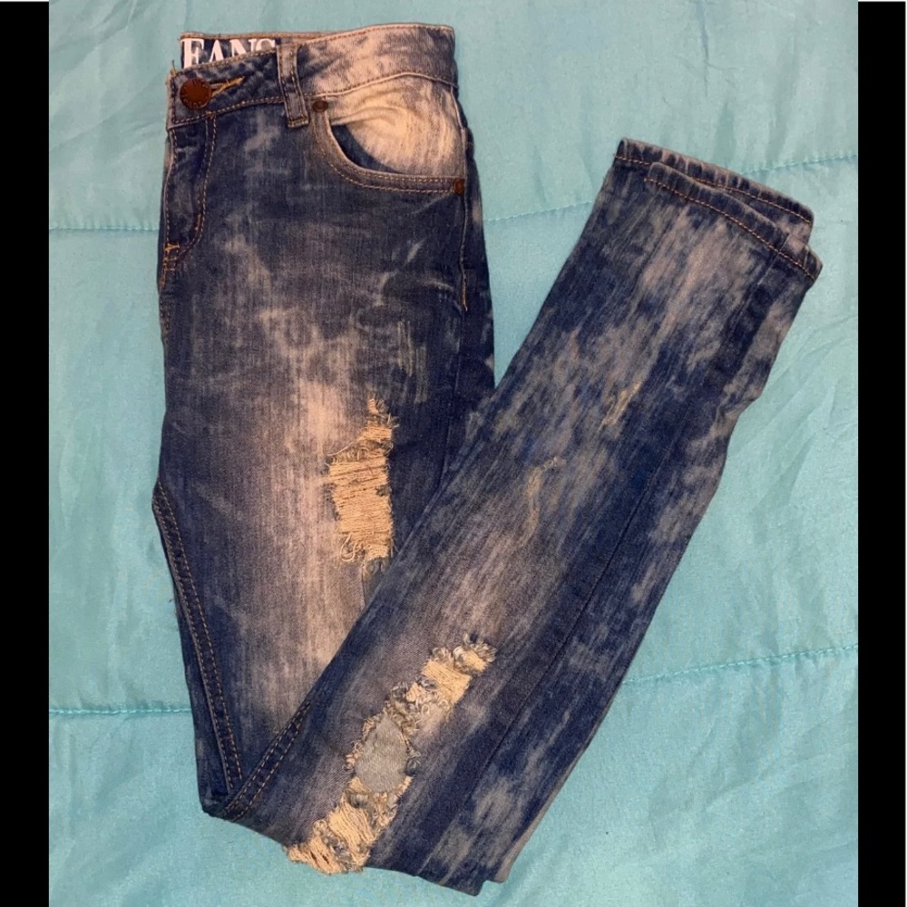 Distressed Skinny Jeans